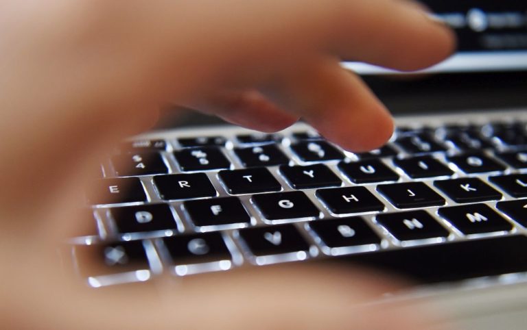 Κίνα: Αυξημένες διαδικτυακές πωλήσεις για την «Ημέρα των Εργένηδων»
