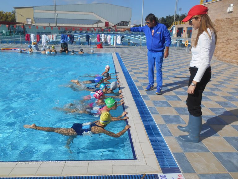 Πύργος: Ξεκίνησε το πρόγραμμα “Κολύμβηση στα δημοτικά σχολεία”