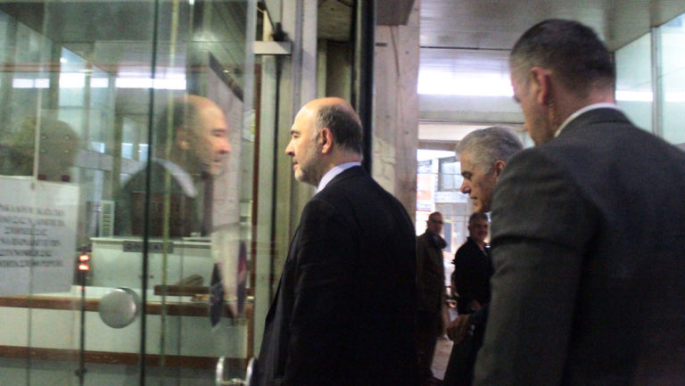 Επίσκεψη Μοσκοβισί : “Δεν θέλουμε τέταρτο μνημόνιο” – Συνάντηση με Εφ. Αχτσιόγλου