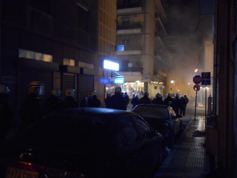 Βόλος: Επεισόδια και ζημιές προκάλεσαν αντιεξουσιαστές
