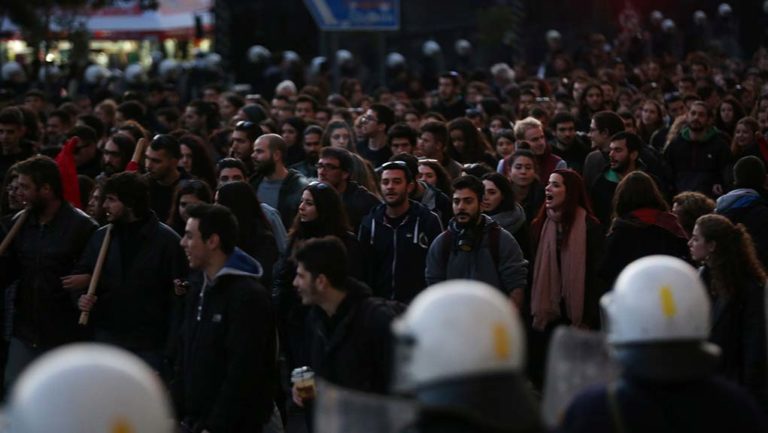 Πορεία τιμής και μνήμης στην επέτειο της εξέγερσης (video)