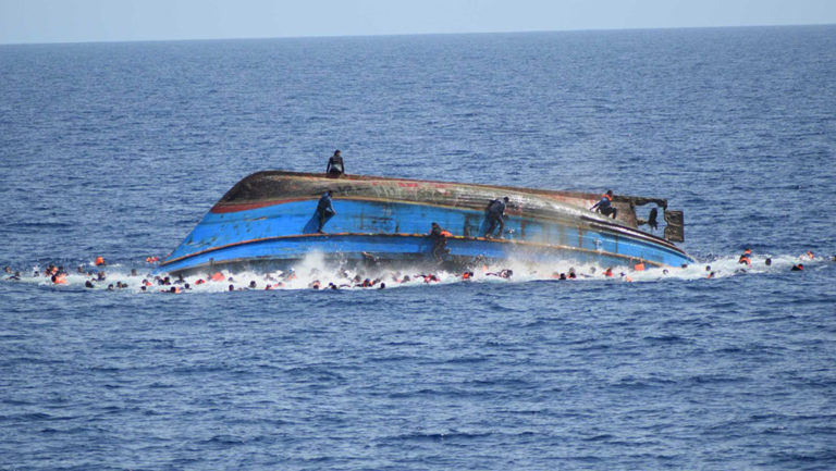 Τουλάχιστον οκτώ νεκροί και δεκάδες αγνοούμενοι σε νέα ναυάγια στη Μεσόγειο