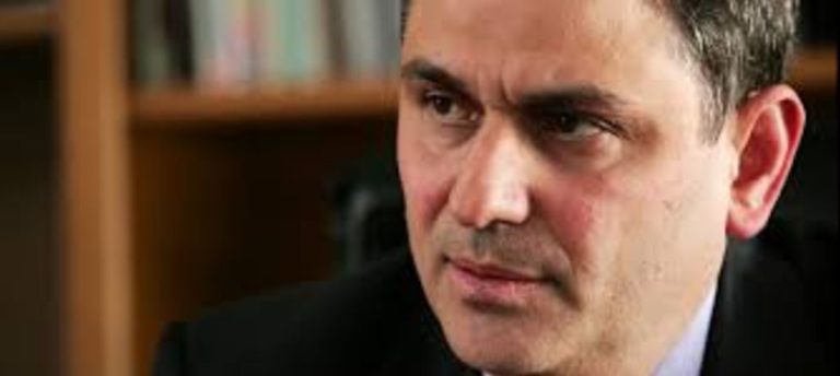 Στο studio της ΕΡΤ Τρίπολης ο Φίλιππος Σαχινίδης