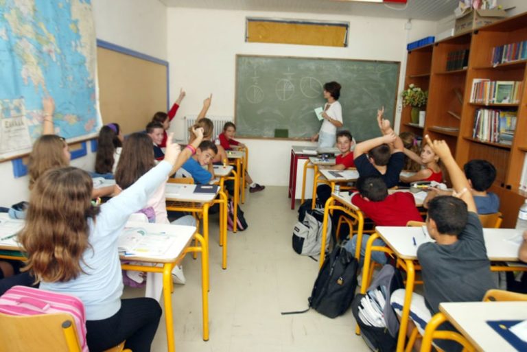 «Η τσάντα στο σχολείο»: Η θέση της Διδασκαλικής Ομοσπονδίας