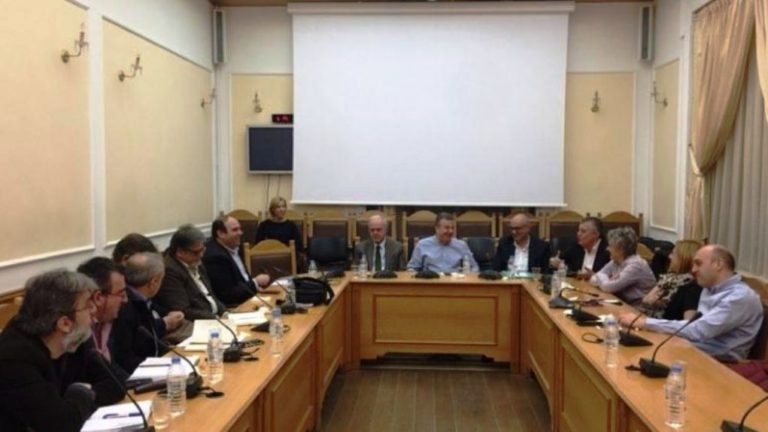 Στις Αναπτυξιακές το βάρος για τους πρόσφυγες
