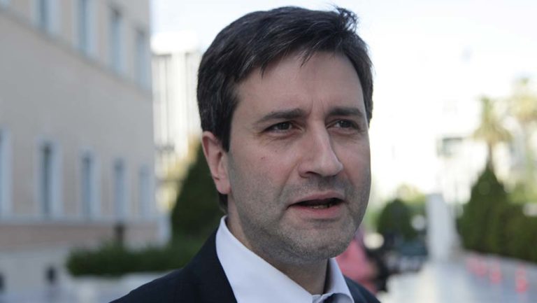 Χουλιαράκης: Η δημοσιονομική πολιτική Μητσοτάκη στα πρότυπα του Τραμπ