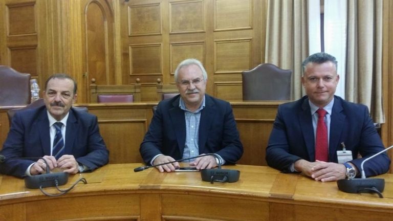 Να γίνει υποχρεωτική η κινητικότητα των υπαλλήλων στα νησιά