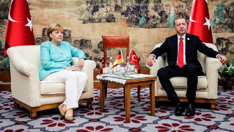 Bild: “Χαριστική βολή από Μέρκελ στις ενταξιακές συνομιλίες με την Τουρκία”