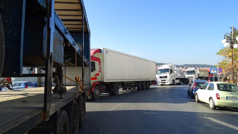 Απαγόρευση κυκλοφορίας φορτηγών, ωφελίμου φορτίου άνω του 1,5 τόνου, στις γιορτές