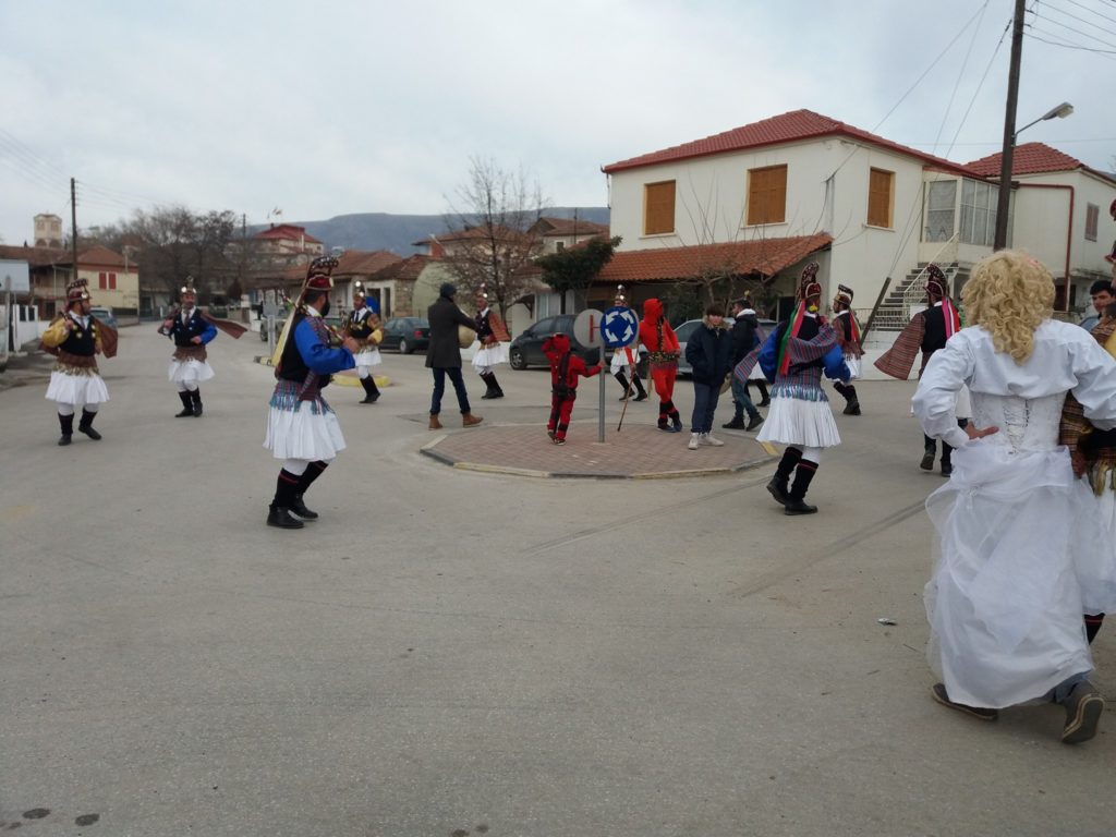Κοζάνη: Μωμογέρια και Κοτσαμάνια ζωντανεύουν την παράδοση
