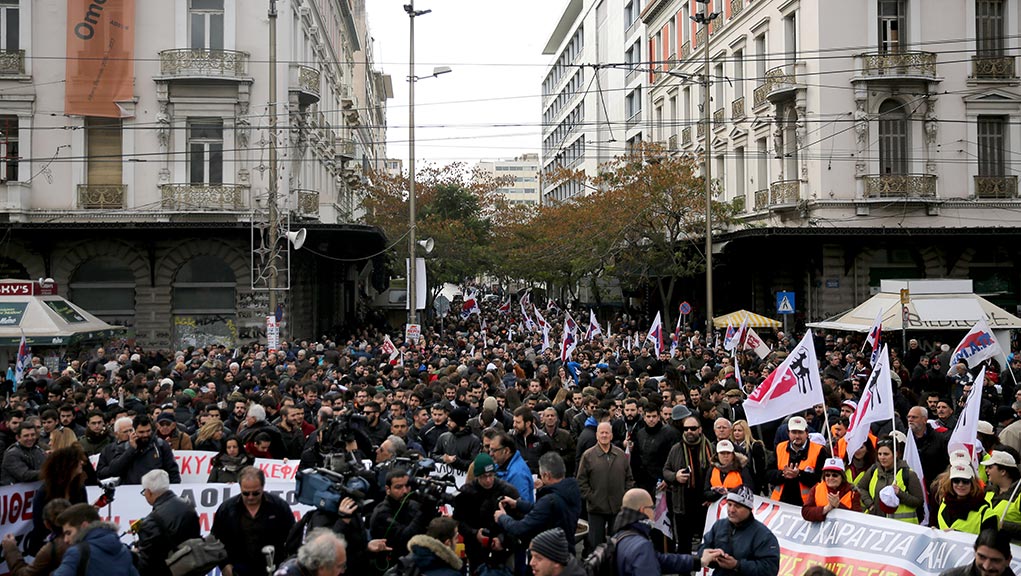 24ωρη πανεργατική απεργία – Στάσεις εργασίας στα μέσα μεταφοράς (video)