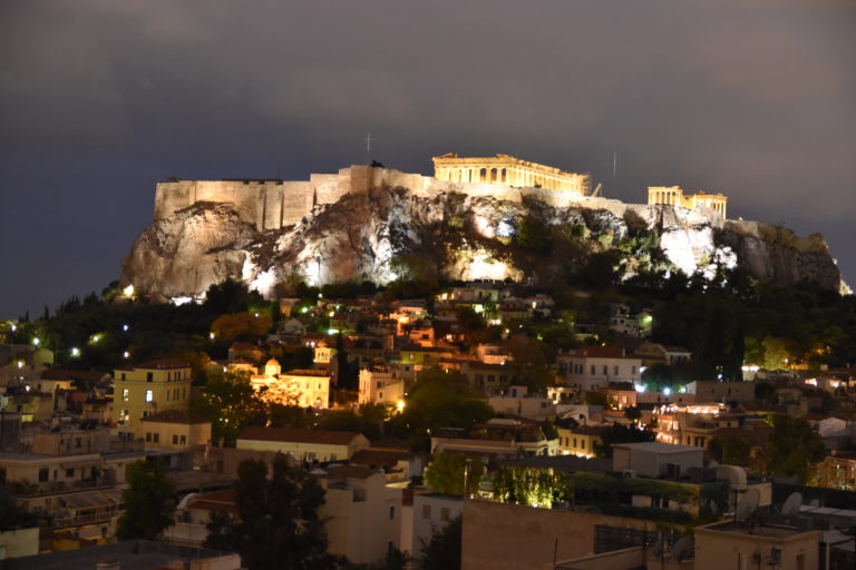 ΕΡΤ2: «Πύργος Αθηνών» – Μια εκπομπή που σε βγάζει έξω!