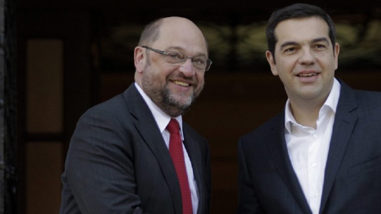 Στη Σύνοδο Κορυφής ο Αλ. Τσίπρας – Επαφές στη σκιά της αναστολής από ESM