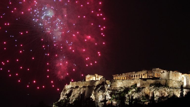 Πρωτοχρονιάτικα μηνύματα της πολιτικής και πολιτειακής ηγεσίας (video)