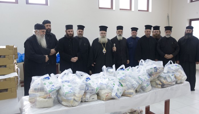 Ηράκλειο: Δέματα αγάπης σε 435 οικογένειες