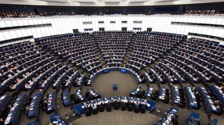 Ευρωκοινοβούλιο: Να μην εξαιρείται η Ελλάδα από το ευρωπαϊκό κεκτημένο στα εργασιακά