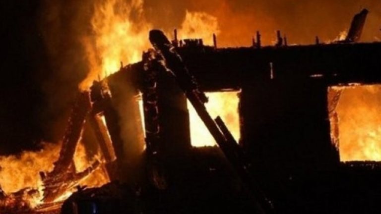 Παρανάλωμα του πυρός το σπίτι της 28χρονης μητέρας που είχε καταγγείλει το βιασμό της