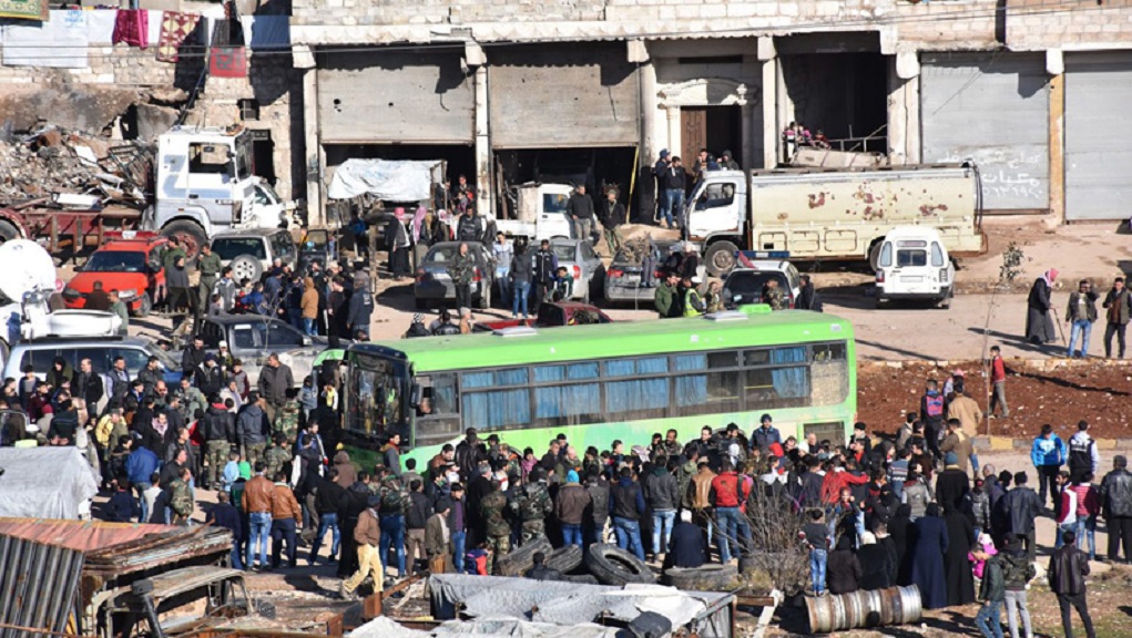 Είκοσι λεωφορεία με αμάχους απομακρύνθηκαν από το ανατολικό Χαλέπι (video)