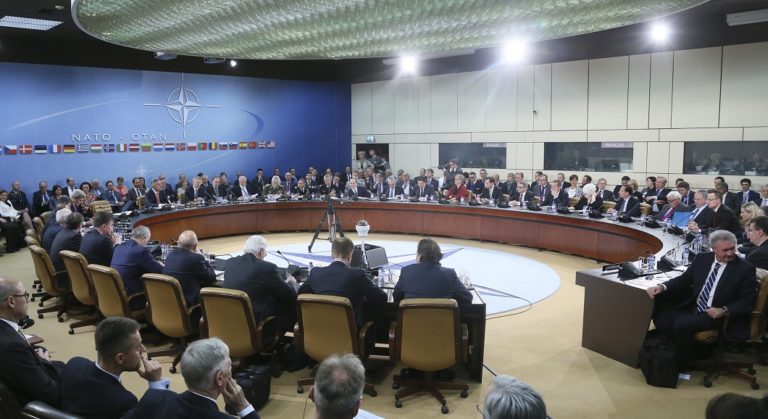 Στις Βρυξέλλες ο Ν. Κοτζιάς για τη Σύνοδο των ΥΠΕΞ του ΝΑΤΟ