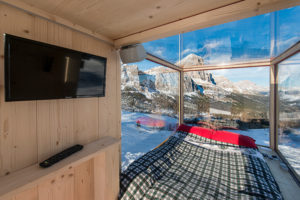 starlight-room-dolomites-designboom-012