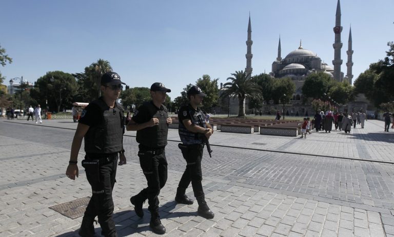 Τουρκία: Άλλα 400 εντάλματα σύλληψης