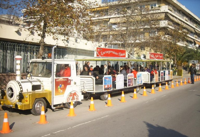 Ποικίλες εκδηλώσεις στη Χριστουγεννιάτικη πλατεία της Καλαμαριάς