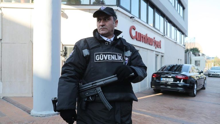 Τουρκία: Συνελήφθη ο υπεύθυνος του καφενείου της Cumhuriyet για προσβολή του Ερντογάν
