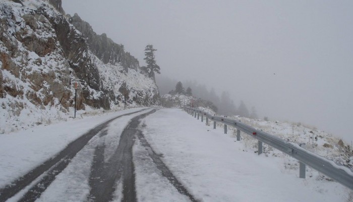Χανιά: «Έπεσαν» τα πρώτα χιόνια