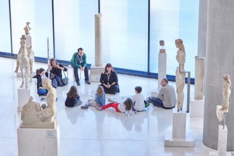 Εορταστικά προγράμματα για όλη την οικογένεια στο Μουσείο Ακρόπολης