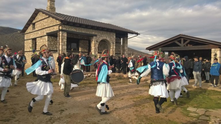 Καστοριά: Εκδηλώσεις με Μωμόγερους και παρελάσεις