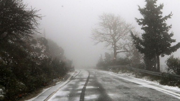 Απαραίτητες οι αντιολισθητικές αλυσίδες στην Πελοπόννησο