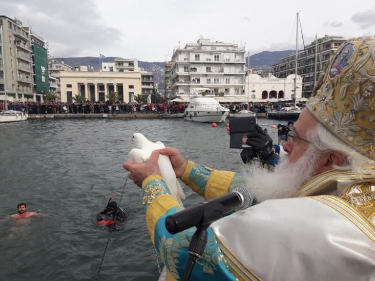 Βόλος: Και μία γυναίκα “έπεσε” φέτος για τον Σταυρό