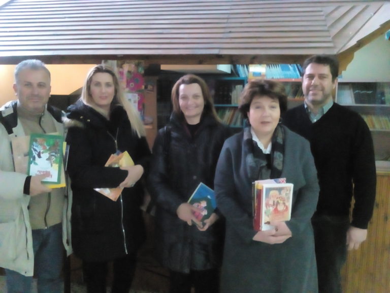 Βόλος: Η Ένωση Συλλόγων Γονέων συνεχίζει να μοιράζει βιβλία