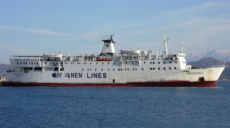 Ακυβέρνητο το “Μυρτιδιώτισσα” – Προσπάθεια να ρυμουλκηθεί
