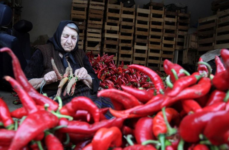 Οι λάτρεις της καυτερής, κόκκινης πιπεριάς ίσως να ζουν περισσότερο