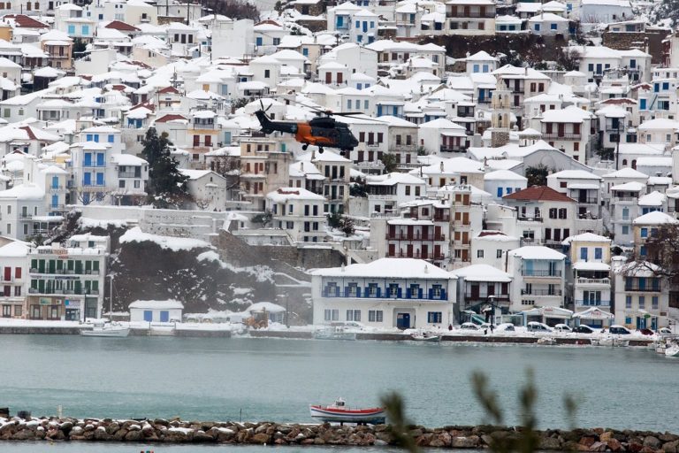 Υποχώρησε ο χιονιάς – Συνεχίζεται η μάχη με τα προβλήματα (video)