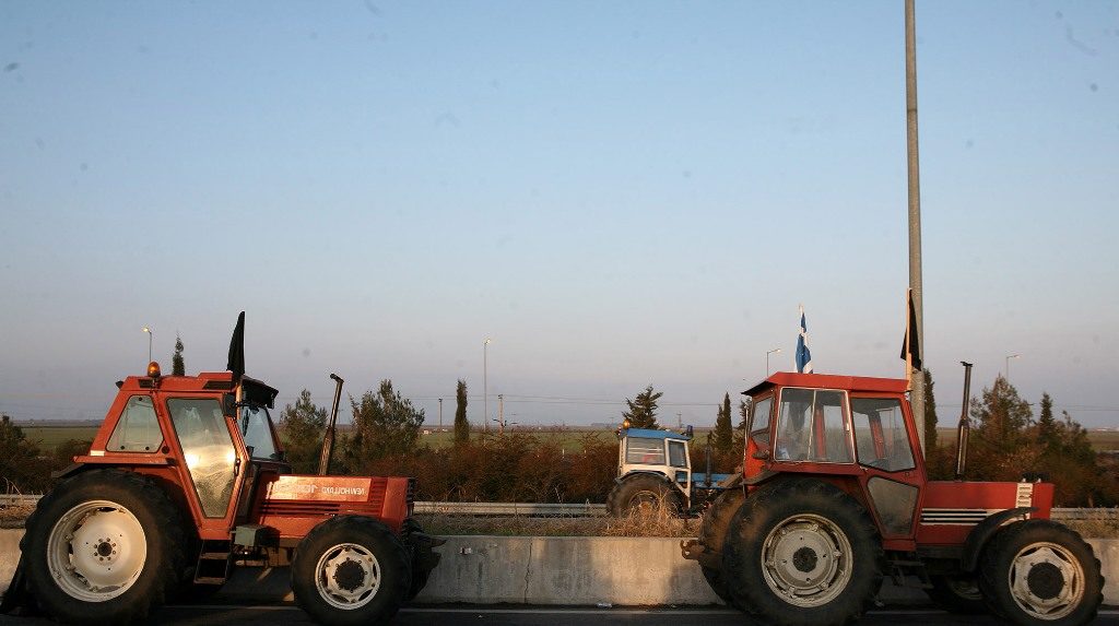 Αιτωλοακαρνανία: Δίωρος αποκλεισμός από τους αγρότες