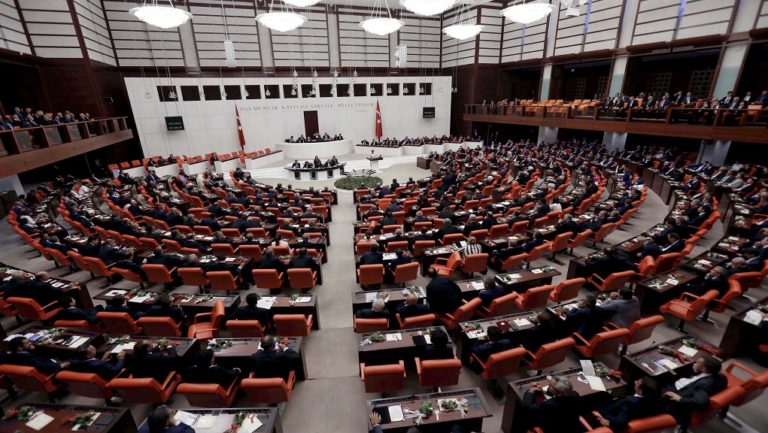 Υπερ των μεταρρυθμίσεων  Ερντογάν  ψήφισε η βουλή
