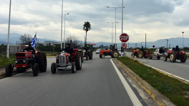 Εντείνονται οι κινητοποιήσεις των αγροτών σε όλη τη χώρα