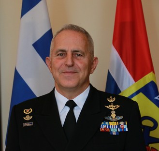Ο ναύαρχος Ευάγγελος Αποστολάκης 