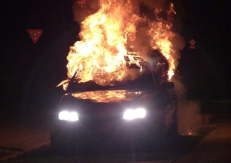 Γαλλία: 897 αυτοκίνητα κάηκαν κατά τους εορτασμούς της 14ης Ιουλίου