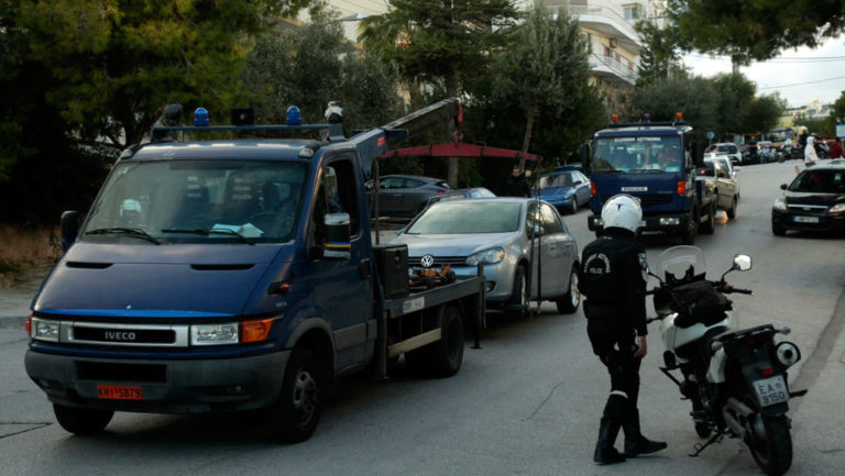 Γιάφκα με όπλα στον Άλιμο και αυτοκίνητο που ανήκε στον Μαζιώτη ανακάλυψε η αστυνομία