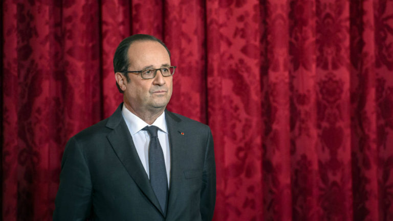 Συνεργάτες του Ολάντ διαψεύδουν ότι εποφθαλμιά την προεδρία του Ευρ. Συμβουλίου