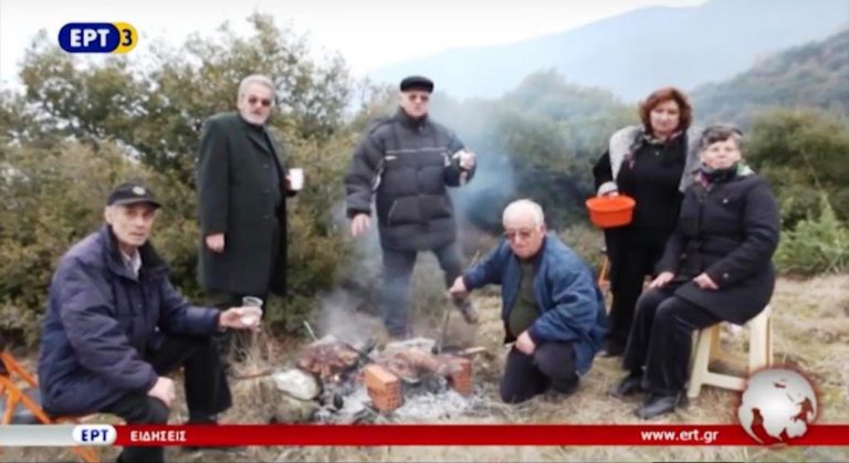 Αναβίωσε το έθιμο της λουκανικοφαγίας στο Βελβεντό (video)