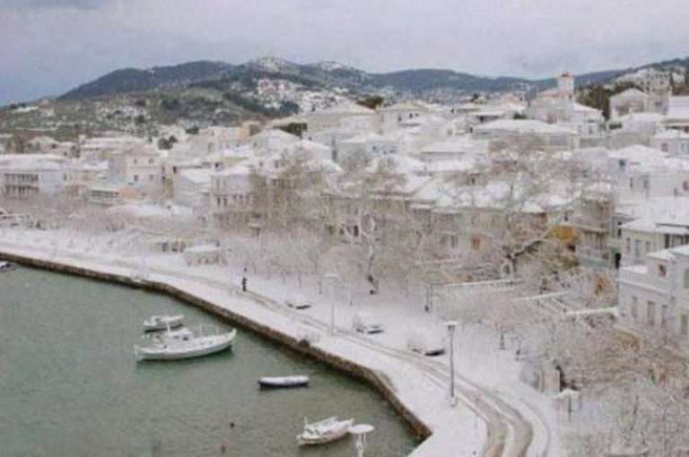 Έχει ρεύμα η χώρα Σκοπέλου-Συνεχίζονται οι διακοπές στην υδροδότηση