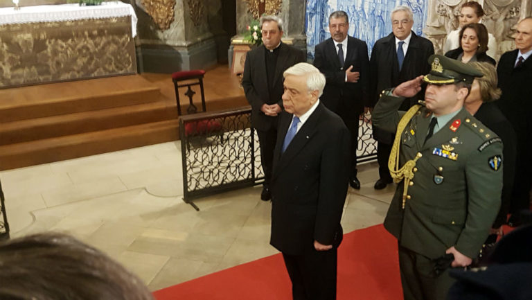 Να αλλάξει η αδιέξοδη πολιτική λιτότητας διαμήνυσε από την Πορτογαλία ο ΠτΔ