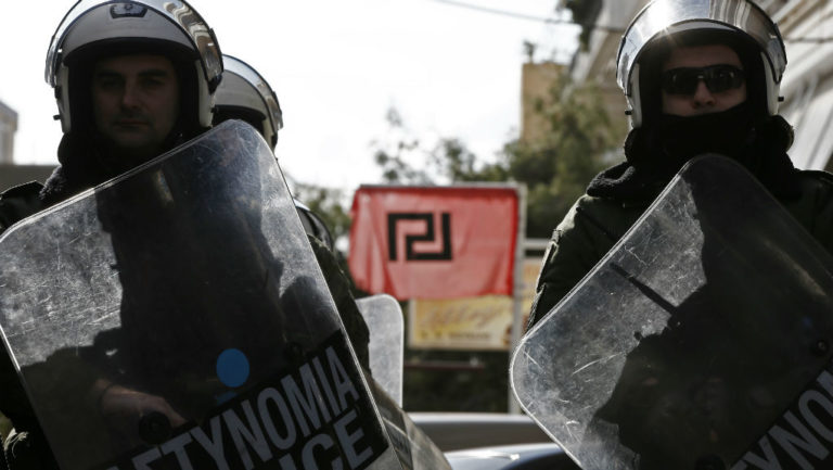 Στην Εισαγγελία Πειραιά η δικογραφία για τα επεισόδια στο δημοτικό του Περάματος