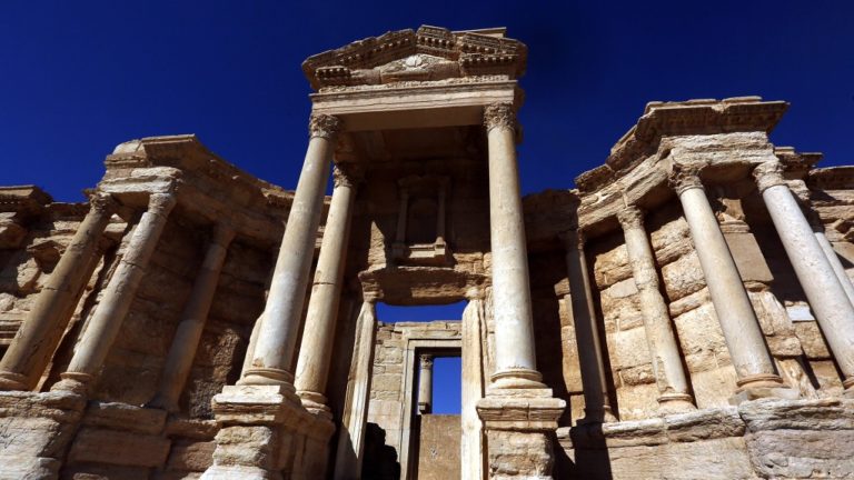 Το Τετράπυλο στην Παλμύρα κατέστρεψαν τζιχαντιστές του ISIS