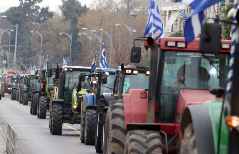Καρδίτσα: Οι αγρότες ενισχύουν το μπλόκο της Νίκαιας