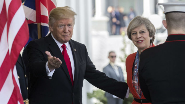 Στον Λευκό Οίκο η Τερέζα Μέι για τη συνάντηση με τον Ντ. Τραμπ